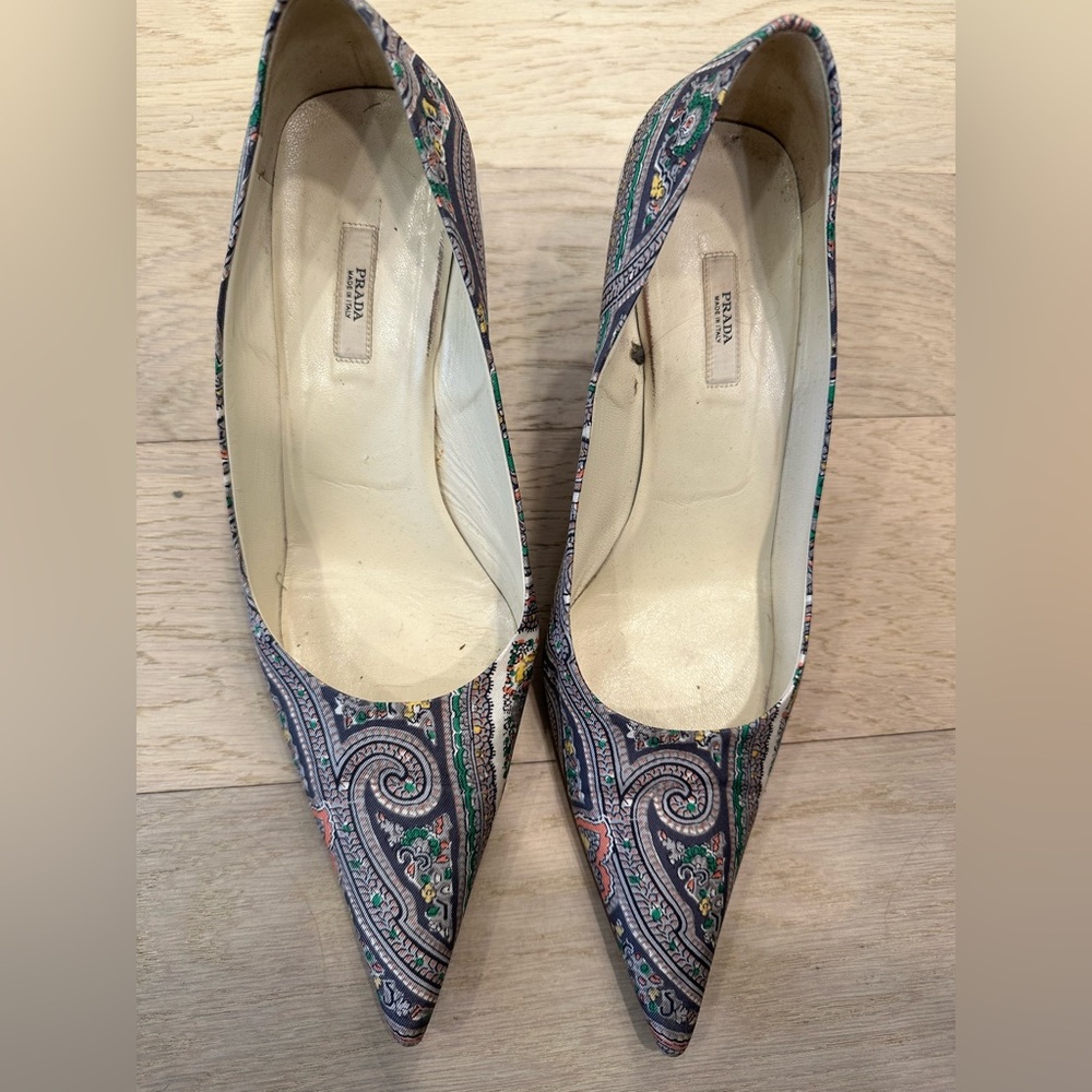 STUNNING Authentic Prada rare scarf print fabric paisley printed pumps / heels!